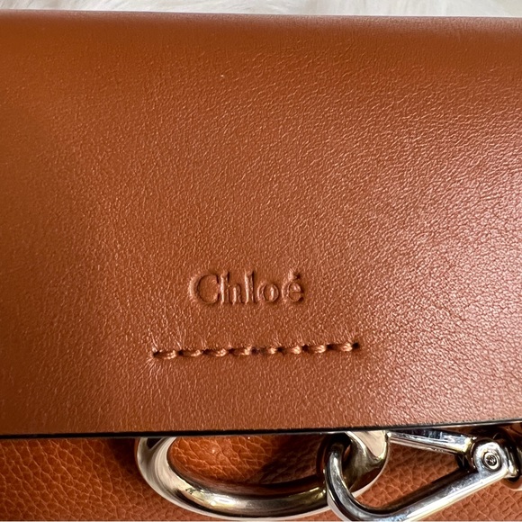 CHLOE | Authentic Faye Wallet On Chain - Picture 3 of 10
